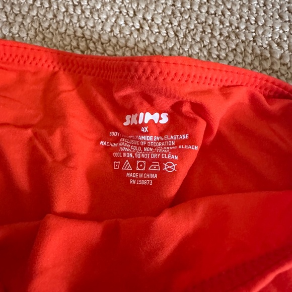 Skims Fire Fits Everybody High Neck Bodysuit, Size 4X NWT - Picture 4 of 4